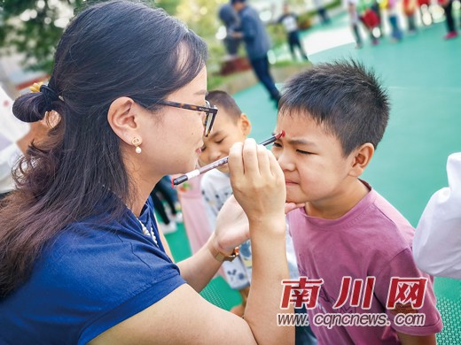 各学校开展“开学第一课”活动